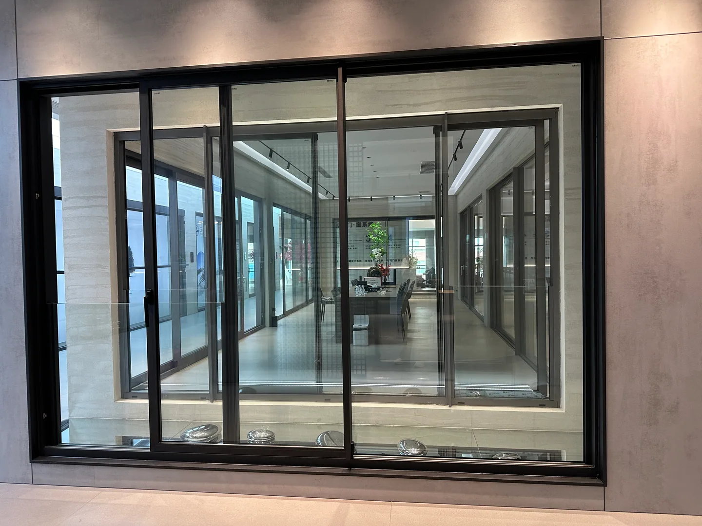 Aluminium window corner and frame sample reviewed in Nanhai